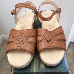 NEW SAS Tripad Comfort Tan Sandals Size 8 1/2